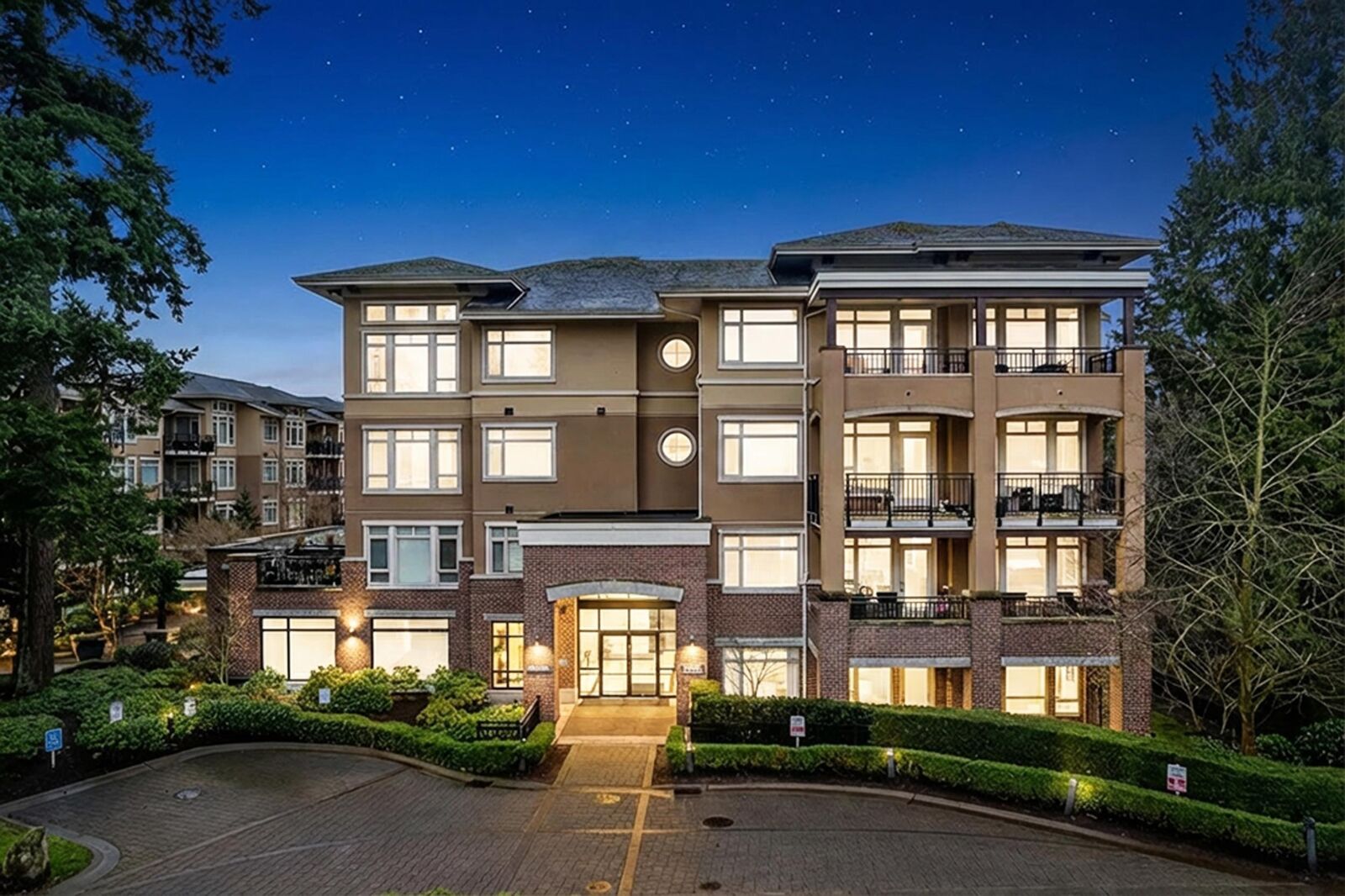 Property Photo:  15360 20 Avenue 412  BC V4A 2A3 