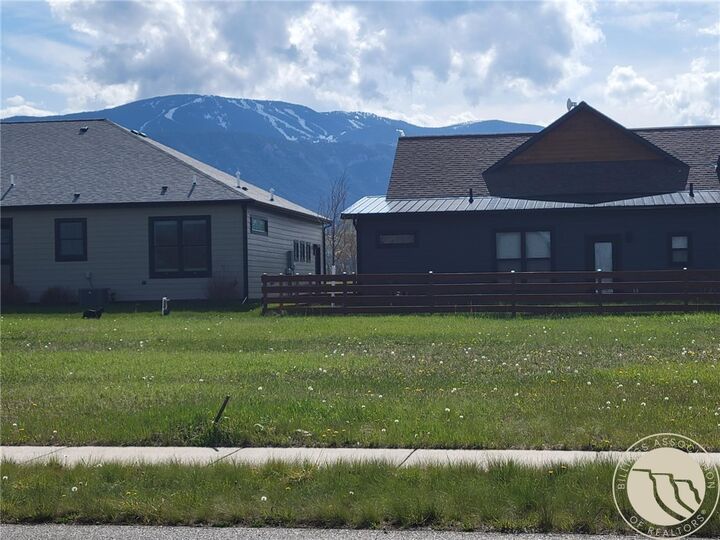Property Photo: 3015 Bluebell Ave MT 59068