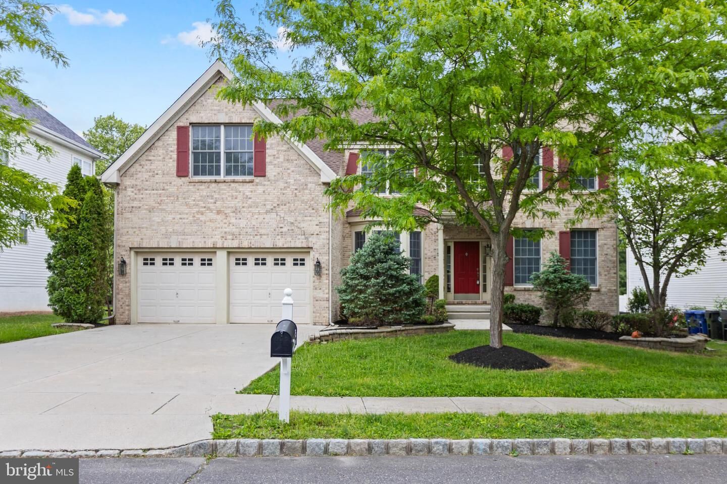 Property Photo:  5 Springhouse Court  NJ 08505 