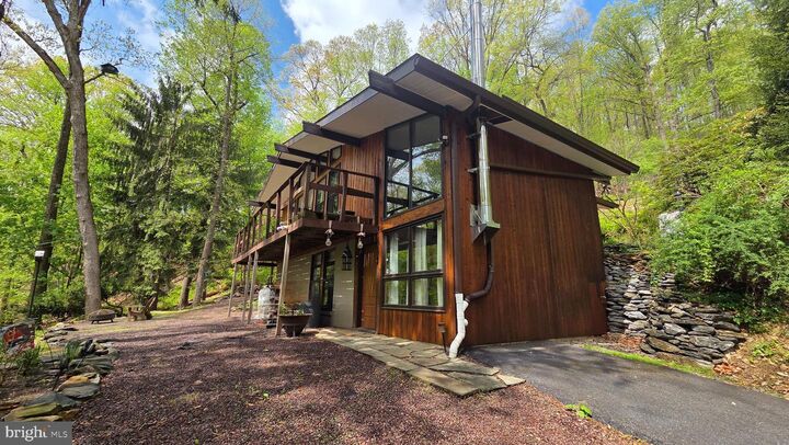 Property Photo:  302 Gypsy Lane  PA 19406 