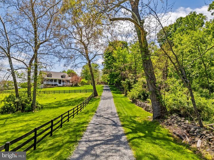 Property Photo:  18654 Airmont Road  VA 20132 