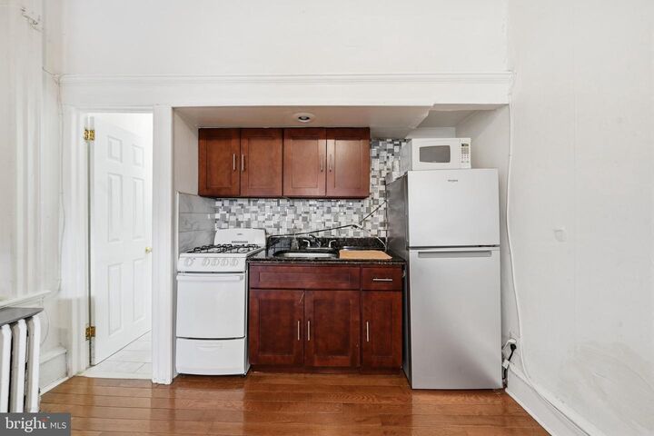 Property Photo:  2224 S Broad Street 1st Fl Front  PA 19145 