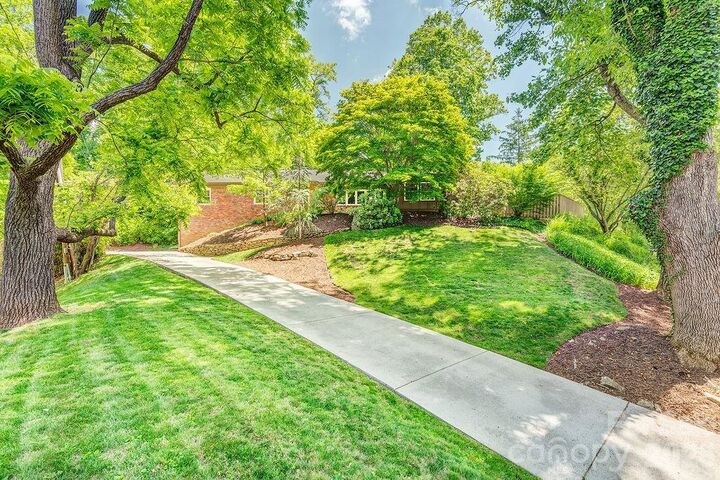 Property Photo:  35 Dogwood Road  NC 28804 
