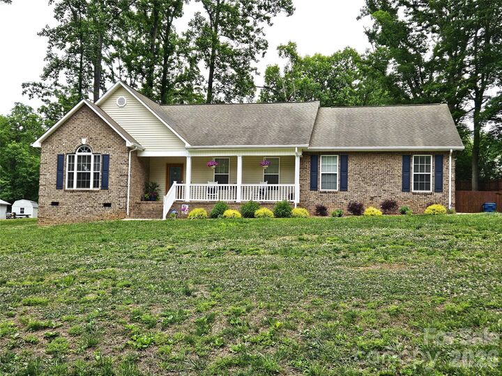 Property Photo:  111 Old Hickory Drive  NC 28655 