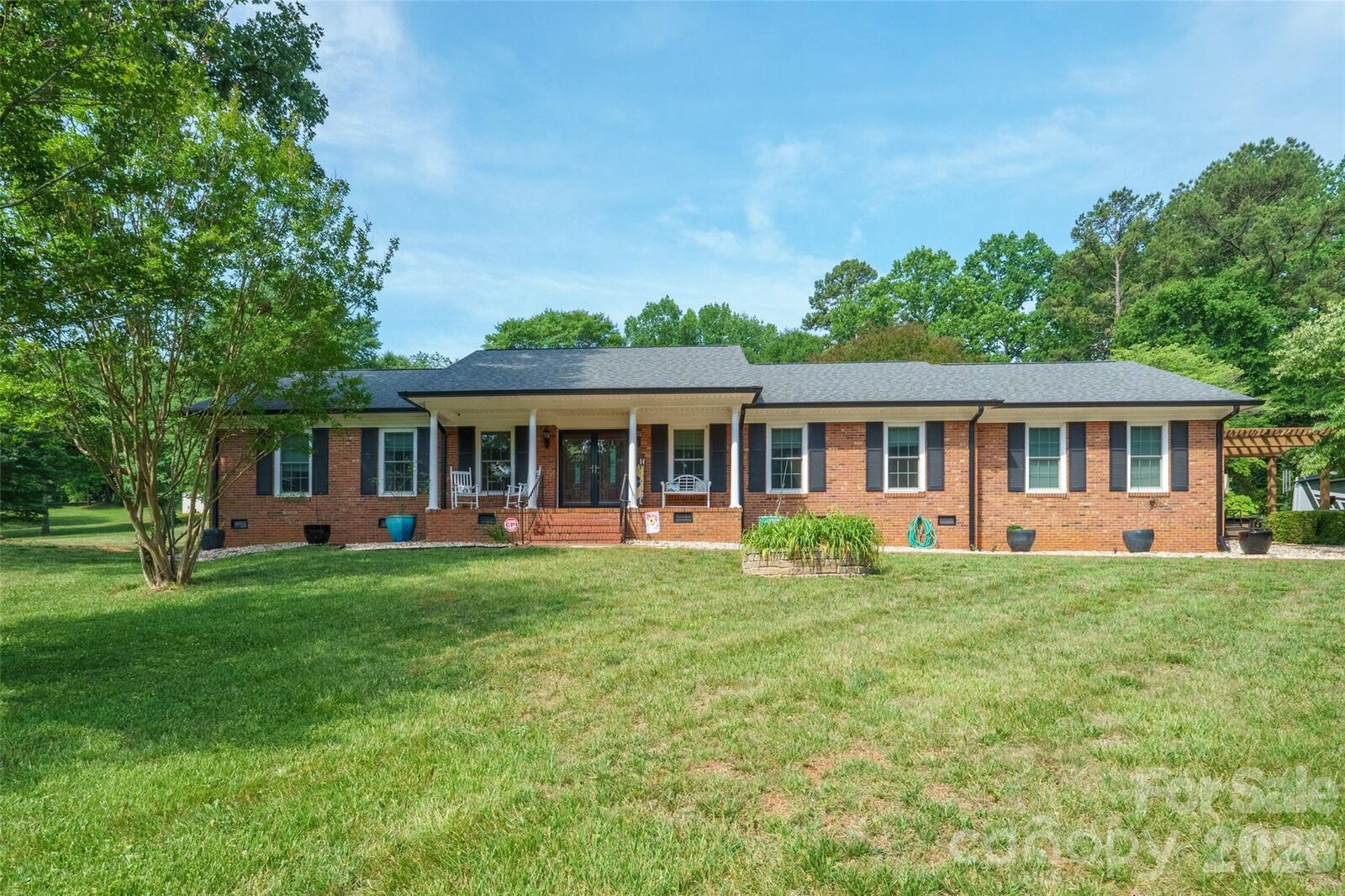 Property Photo:  435 W Central Avenue  NC 28120 