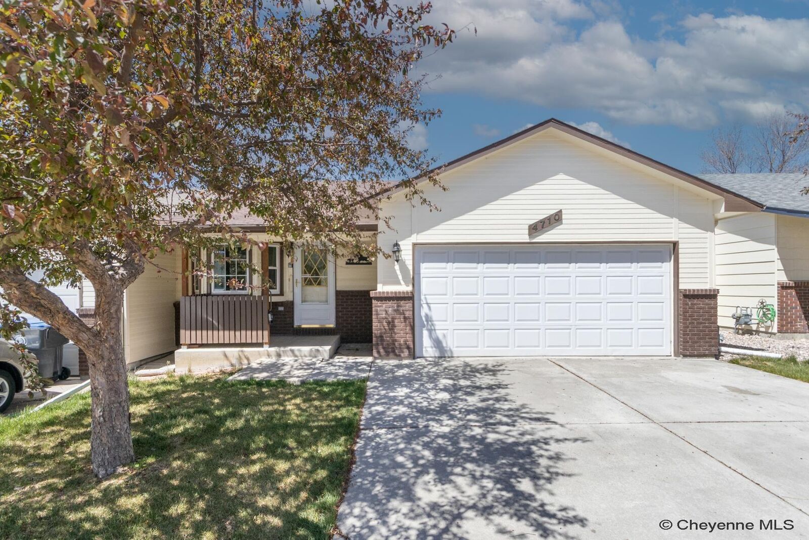 Property Photo:  4710 Easy St  WY 82009-2759 