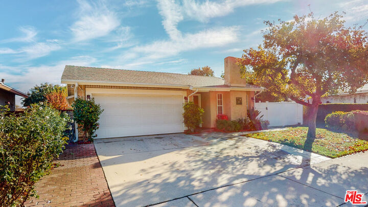 Property Photo:  25774 Nashua Way  CA 91355 