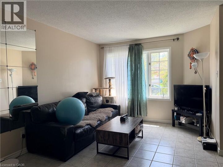 Property Photo:  622 Rummelhardt Drive  ON N2T 2K7 
