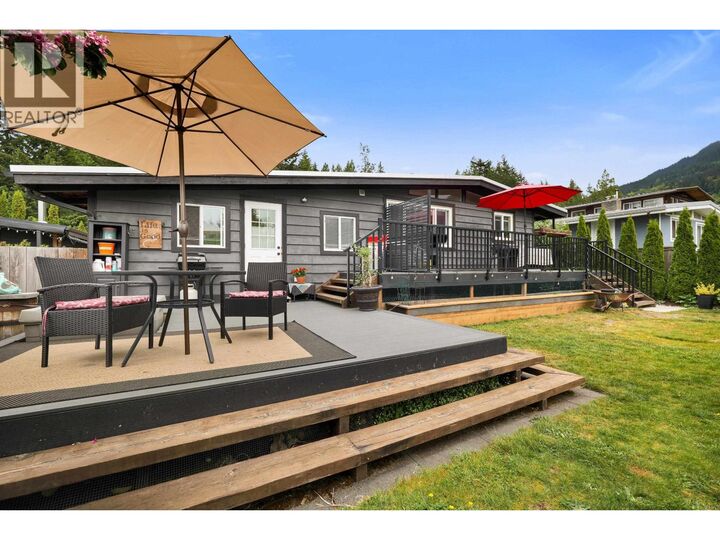 Property Photo:  624 Lower Crescent  BC V8B 1J1 