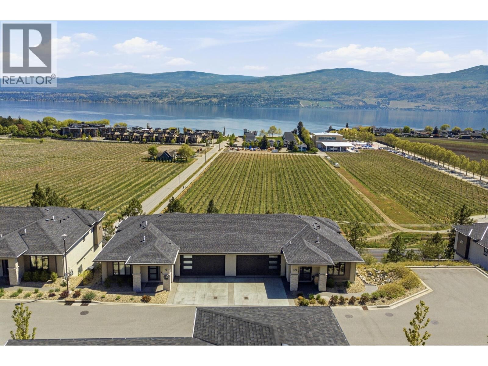 Property Photo:  1600 Goldenview Drive 10  BC V4T 1Y7 