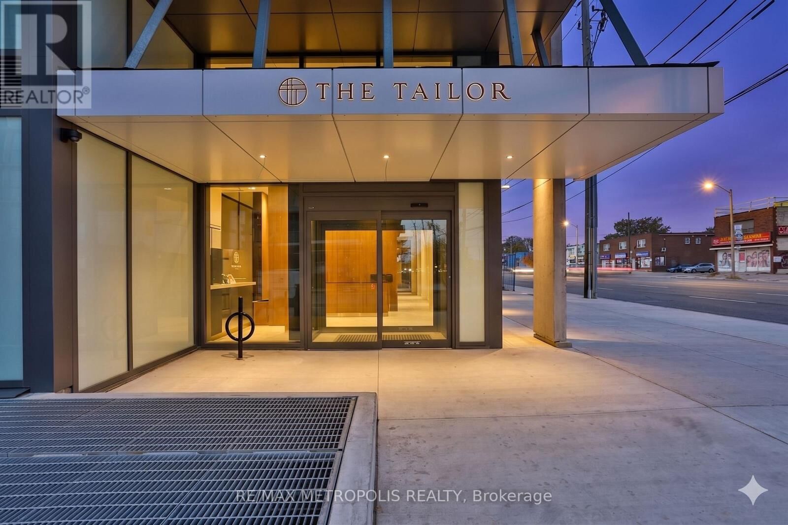 Property Photo:  1195 The Queensway 905  ON M8Z 1R7 