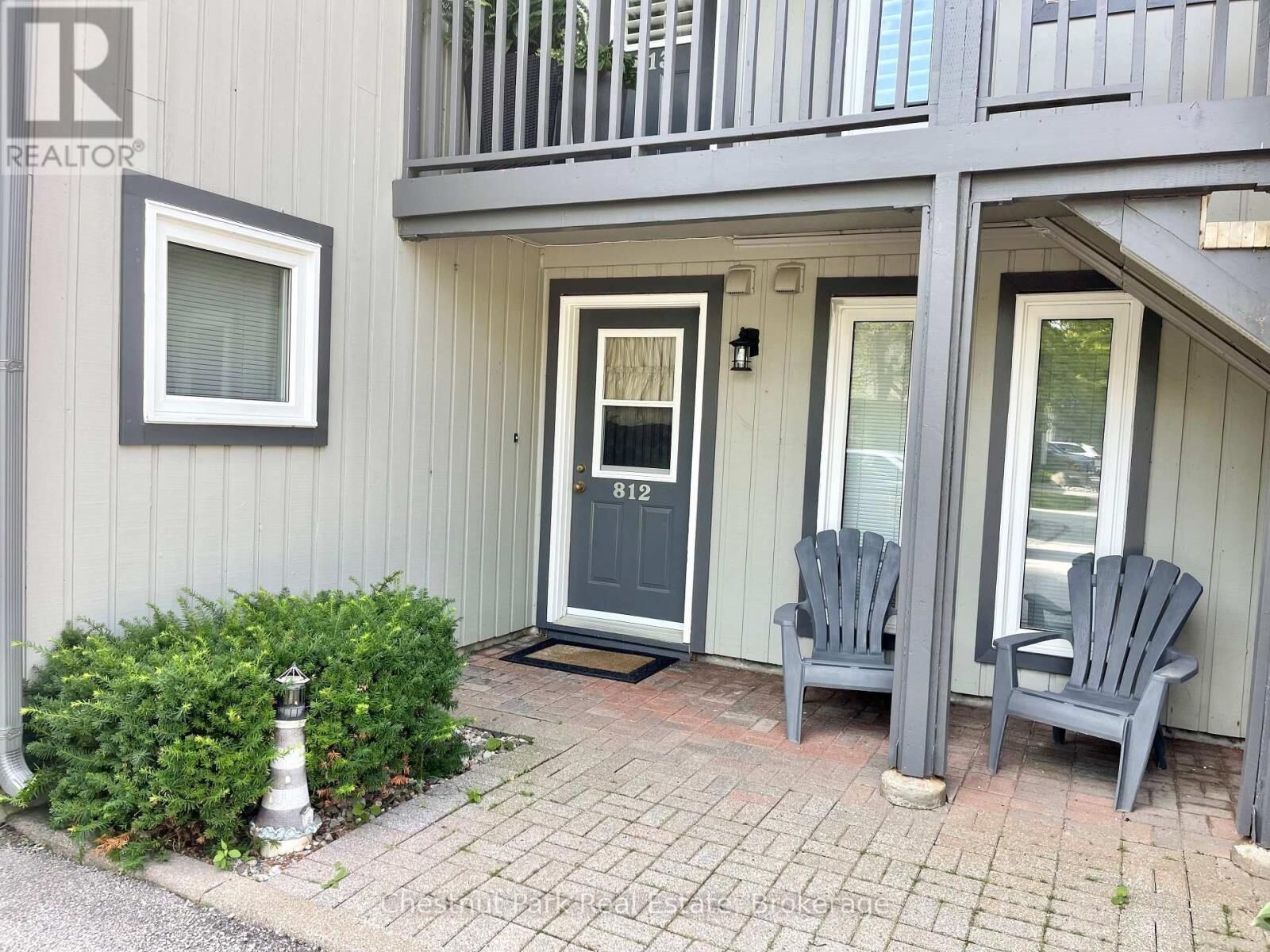 Property Photo:  812 Suncrest Circle  ON L9Y 5C7 