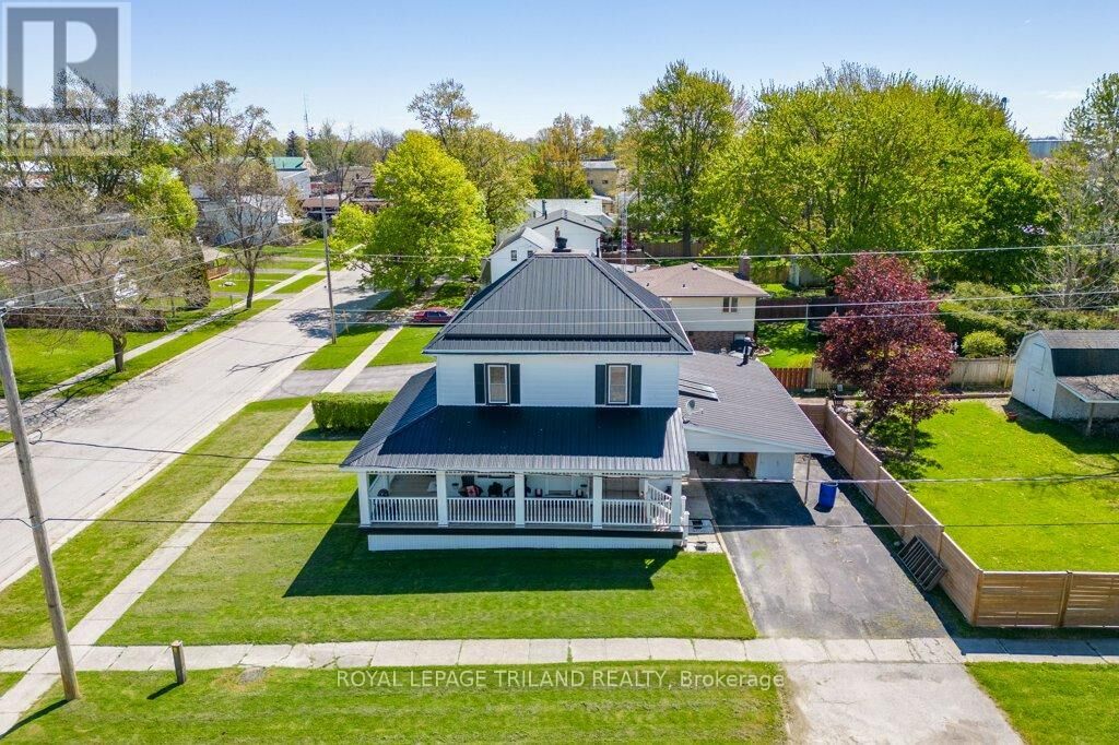 Property Photo:  311 Warwick Street  ON N0M 2S0 