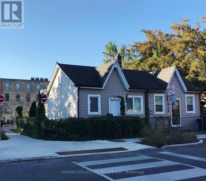 Property Photo:  43 Carr Street  ON M5T 1B6 