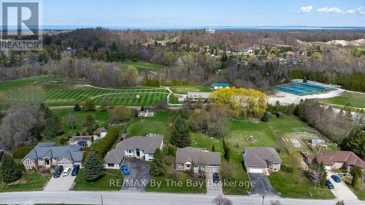 Property Photo:  10 Lamont Creek Drive  ON L9Z 1J8 