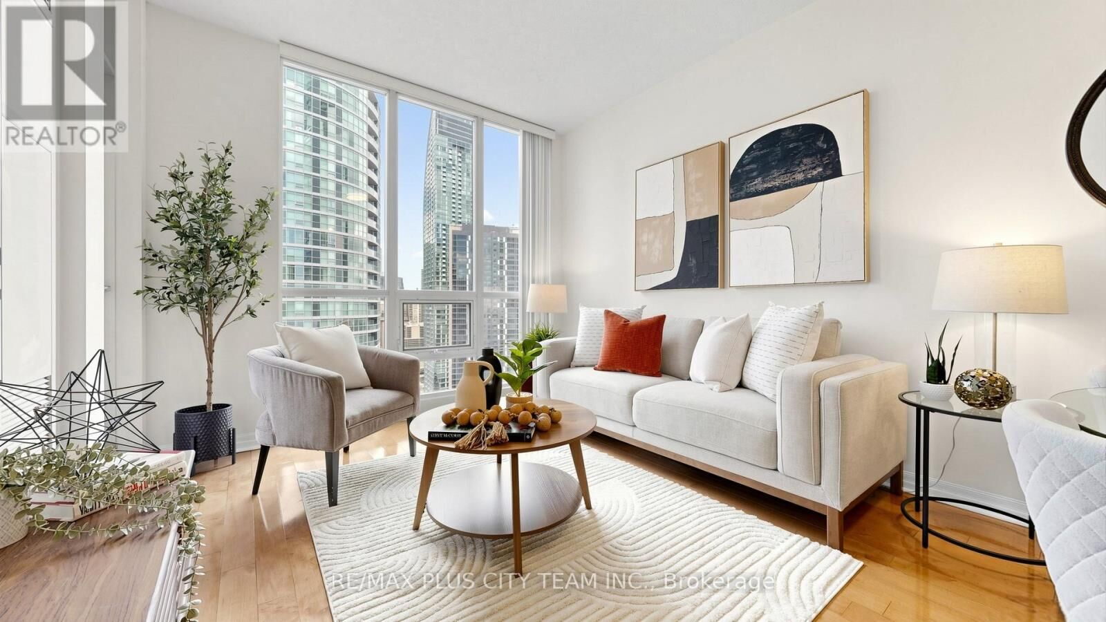 Property Photo:  16 Yonge Street 2604  ON M5E 2A1 