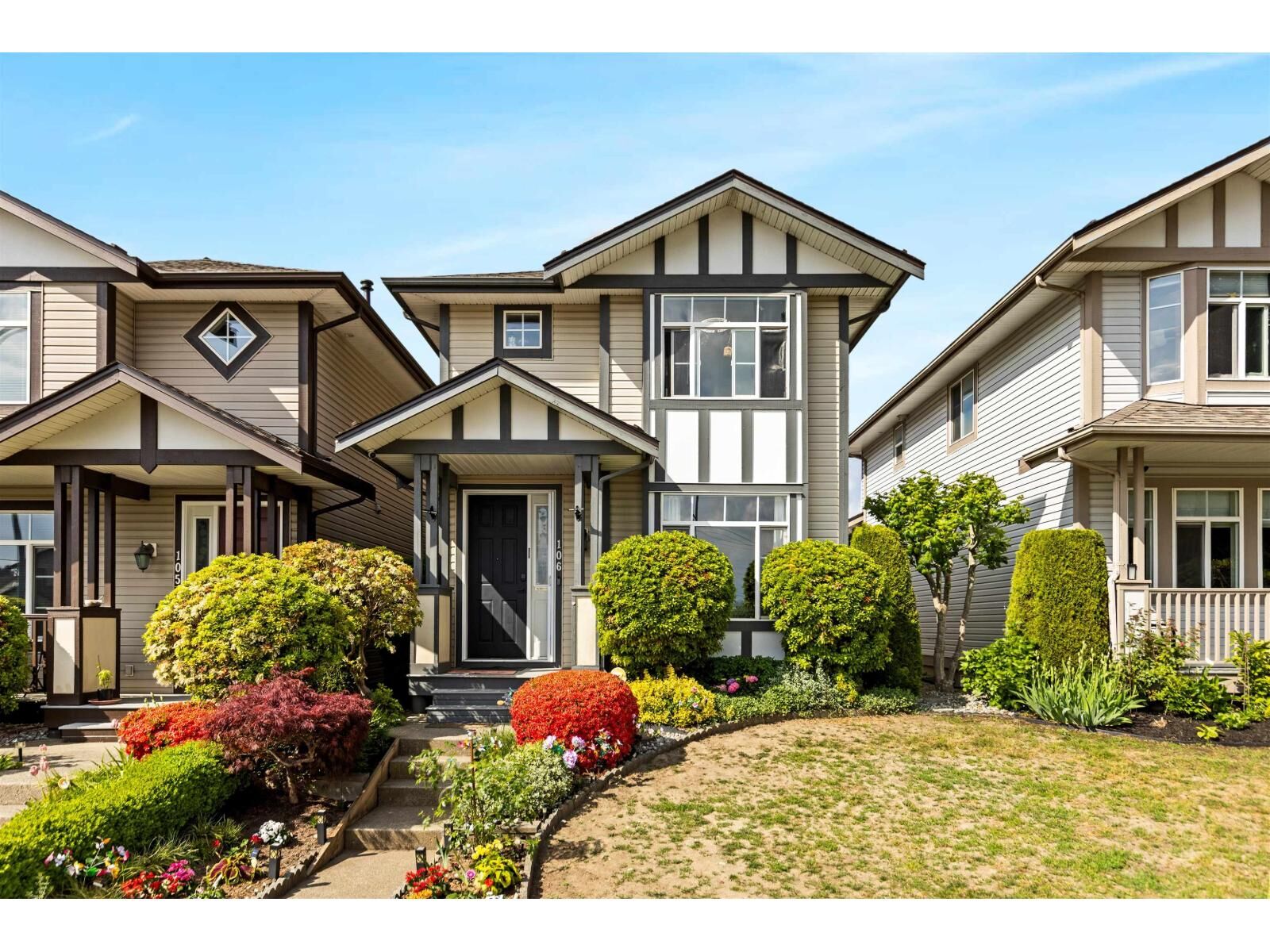 Property Photo:  33751 7 Avenue 106  BC V2V 7C2 