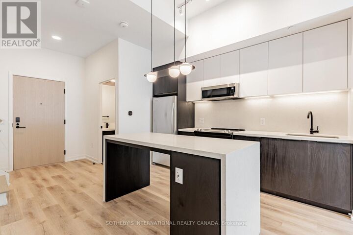Property Photo:  31 York Garden Way 104  ON M6A 2V1 
