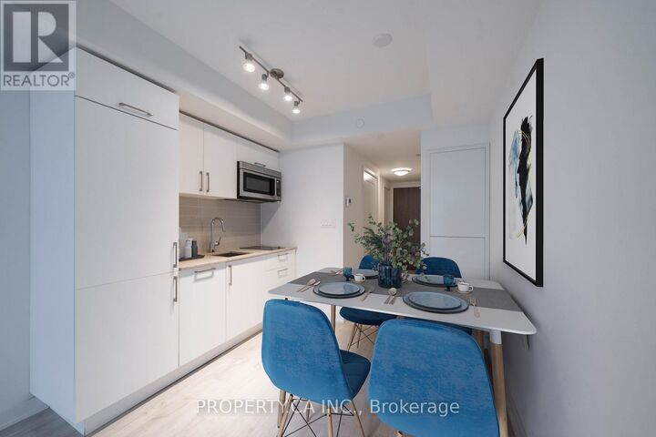 Property Photo:  576 Front Street West 319E  ON M5V 1C1 