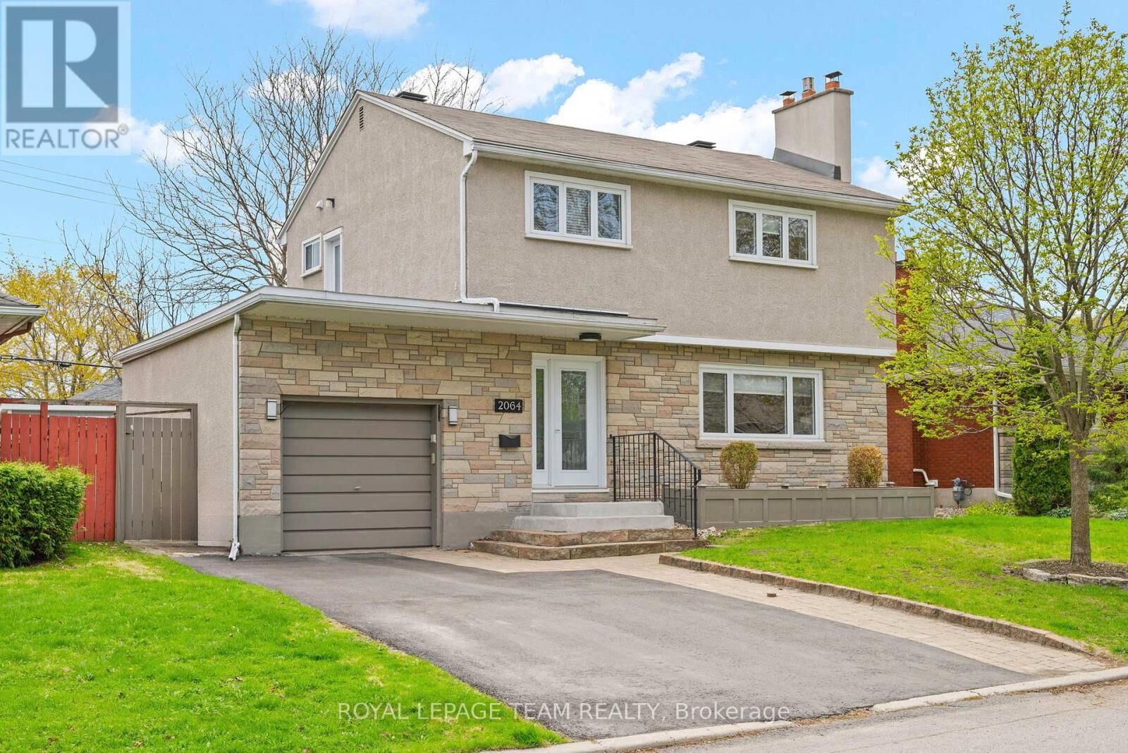 Property Photo:  2064 Neepawa Avenue  ON K2A 3L6 