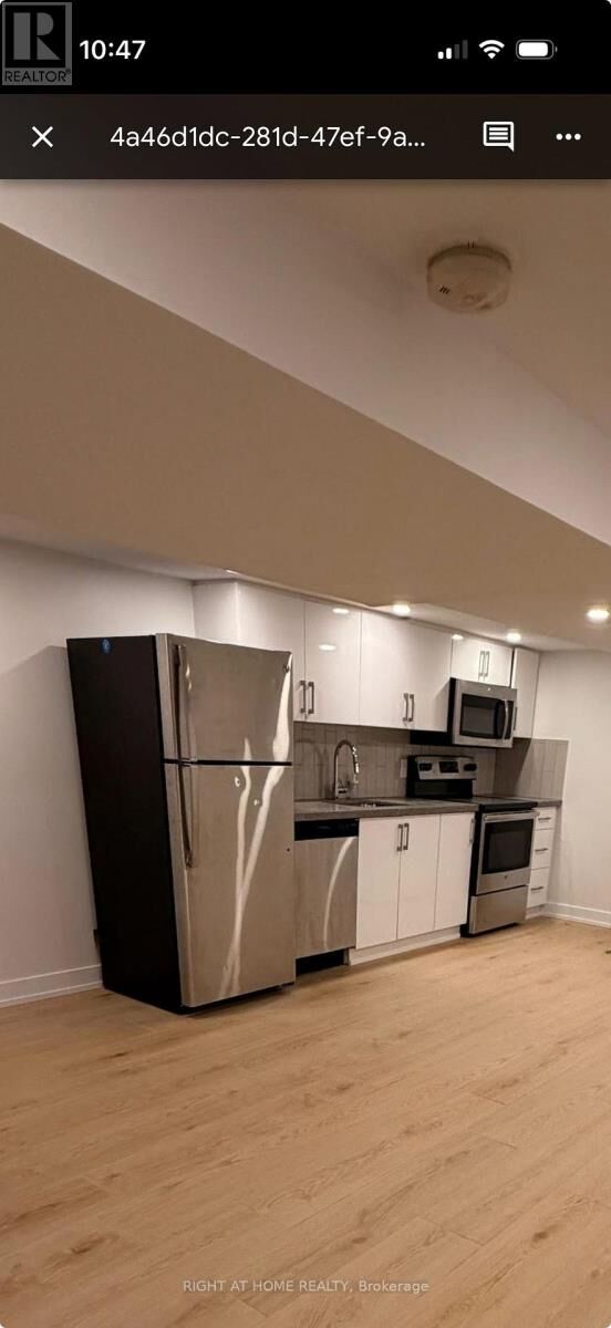 Property Photo:  751 Dupont Street B  ON M6G 1Z5 