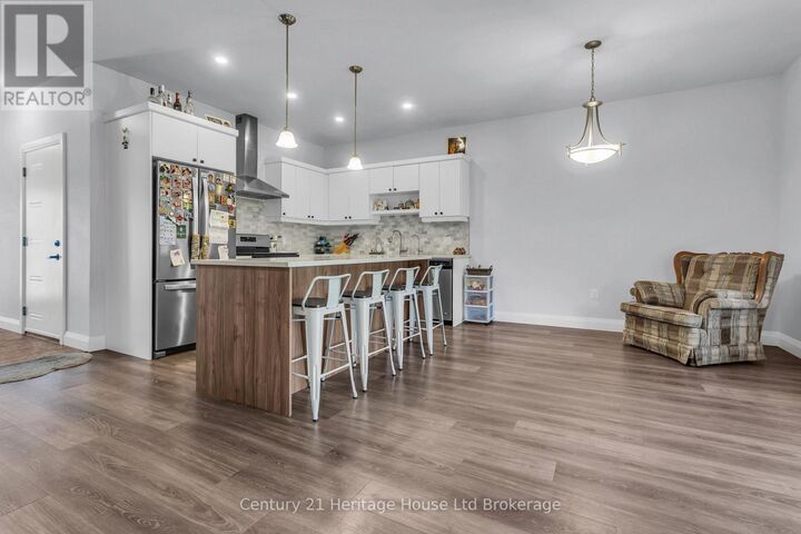 Property Photo:  360 Quarter Town Line 102  ON N4G 0H7 