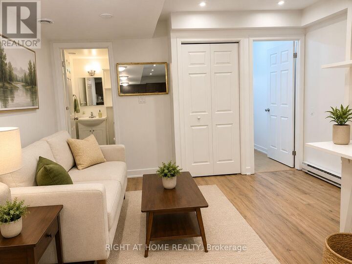 Property Photo:  79 Niagara Street Lower  ON M5V 1C3 