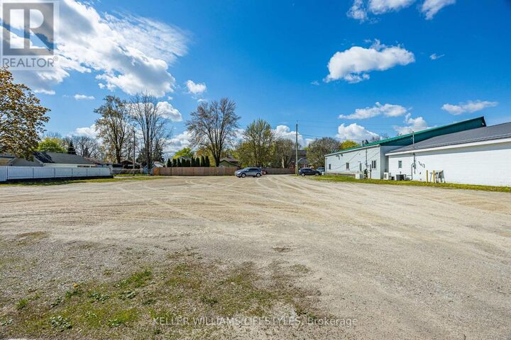 Property Photo:  165 Ailsa Craig Main Street  ON N0M 1A0 