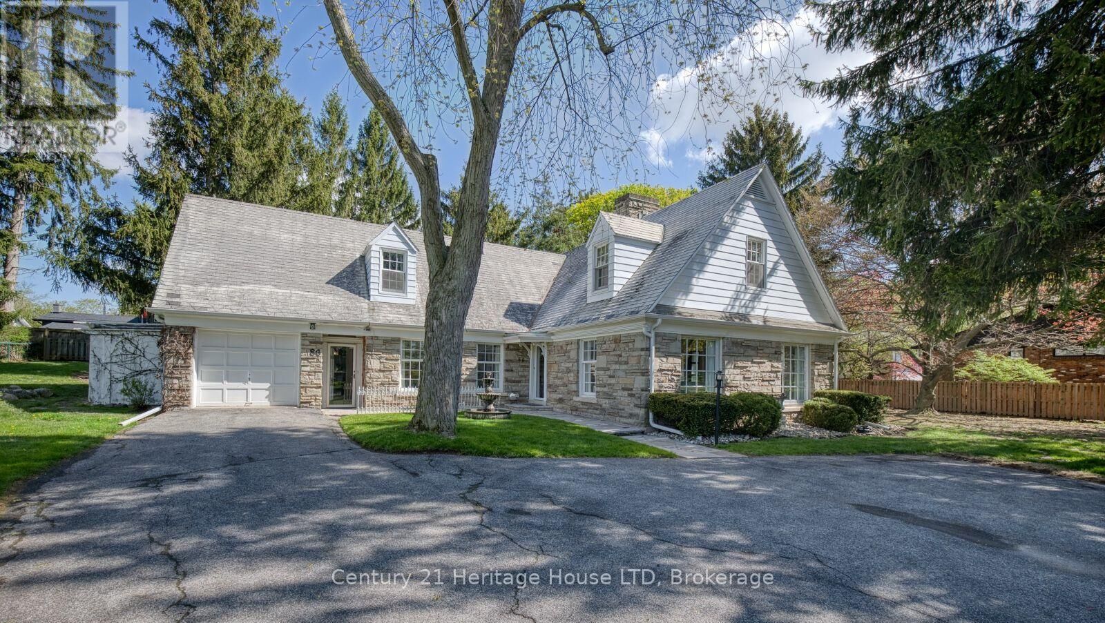 Property Photo:  86 Parkway  ON L3C 4C3 