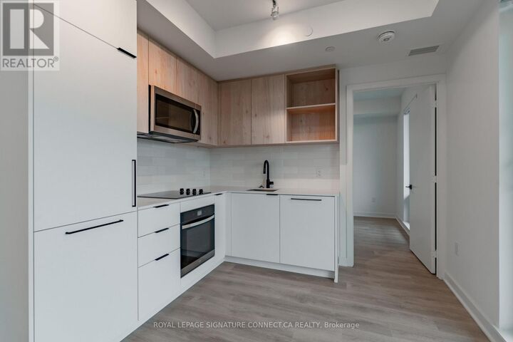 Property Photo:  1185 Dupont Street 424  ON M6H 0E5 