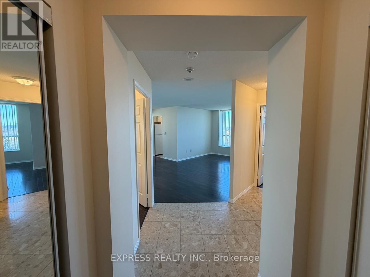 Property Photo:  39 Pemberton Avenue Lph07  ON M2M 4L6 