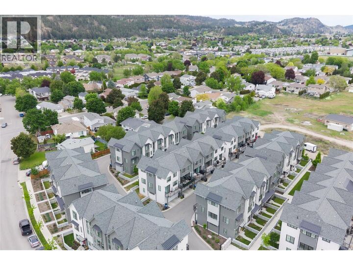 Property Photo: 307 Glen Park Drive 32 BC V1V 0H1