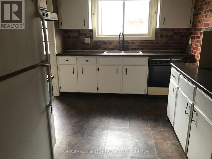 Property Photo:  230 Hospital Drive  ON L2A 5X1 