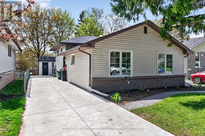 Property Photo:  95 Virginia Drive  ON K7K 5Y3 