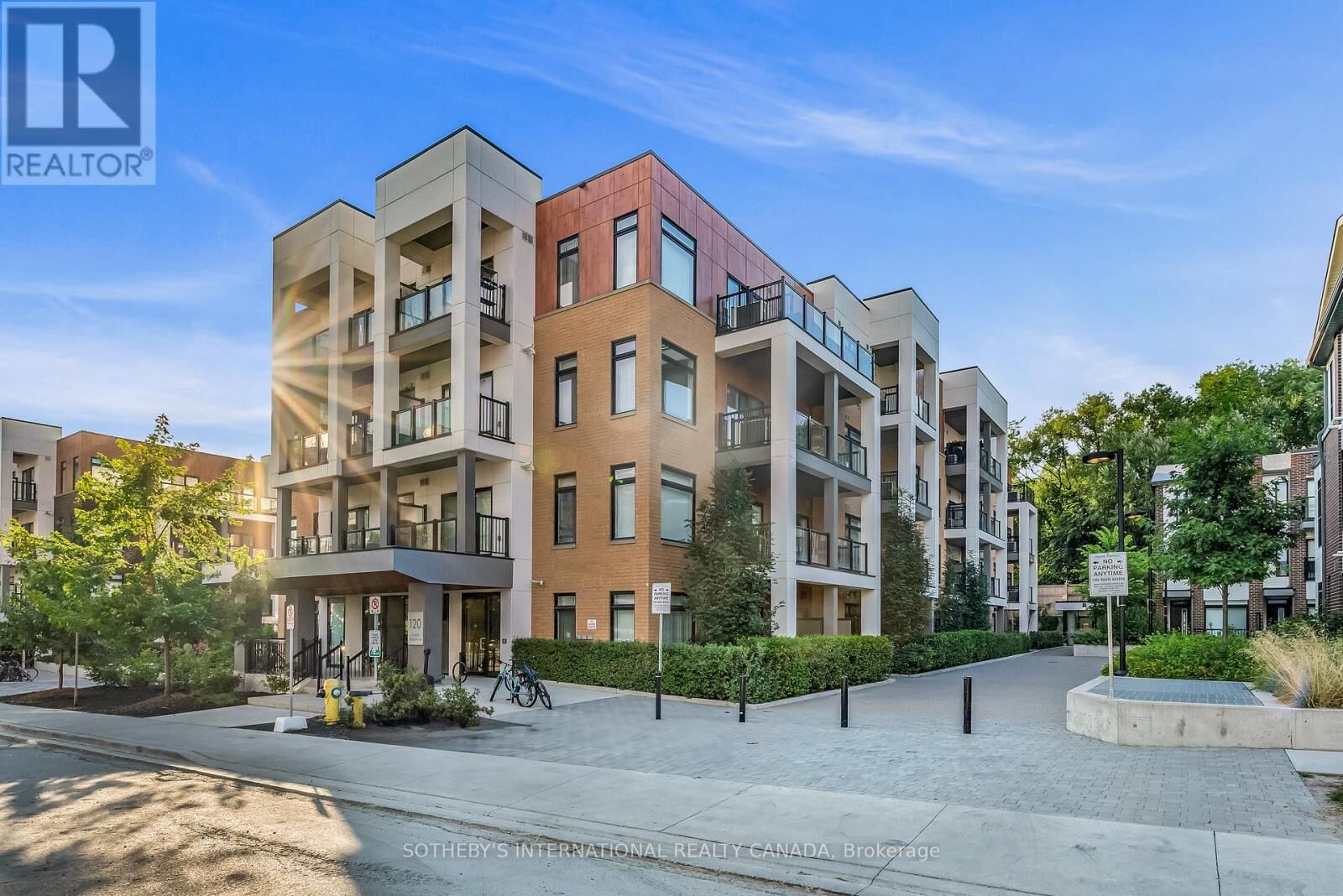 Property Photo:  120 Canon Jackson Drive 406  ON M6M 0B8 