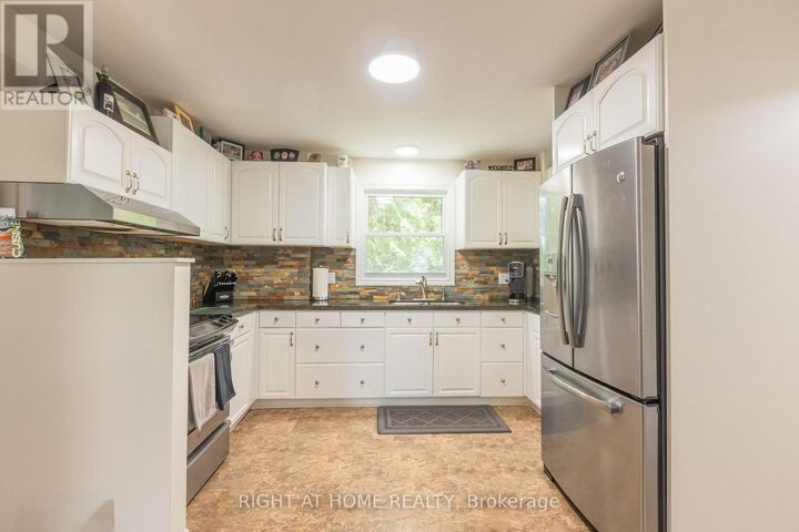 Property Photo:  18 Duke Street  ON L1C 2T8 