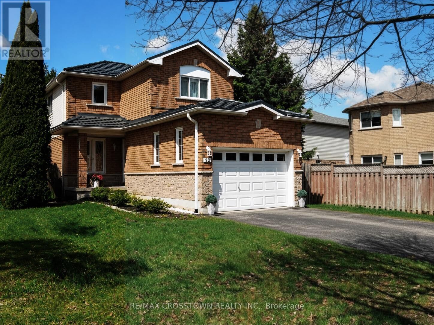 Property Photo:  22 Bluegrass Drive  ON L4N 9N9 