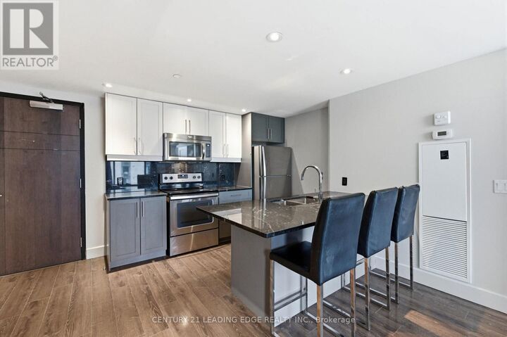 Property Photo:  330 Phillip Street C533  ON N2L 3W9 