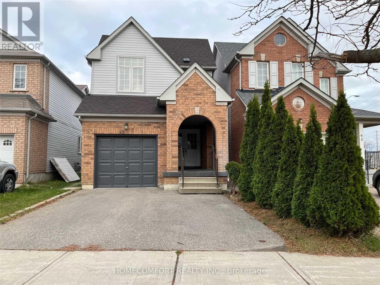 Property Photo:  95 Ferncliffe Crescent  ON L3S 4N6 