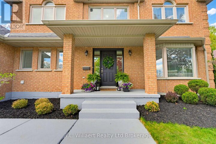 Property Photo:  10 Woodside Drive  ON N4G 5P9 
