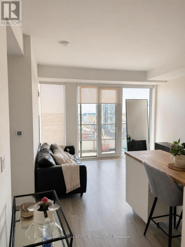 Property Photo:  70 Princess Street 2102  ON M5A 0X6 