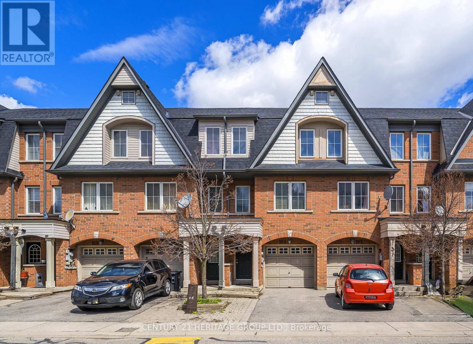 Property Photo:  164 Jenkinson Way  ON M1P 5H4 