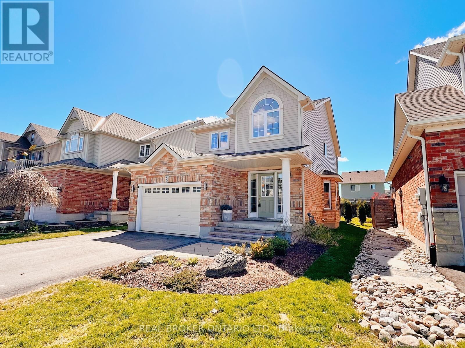 Property Photo:  320 Holden Street  ON L9Y 0E1 