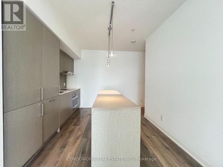 Property Photo:  100 Harbour Street 4905  ON M5J 0B5 