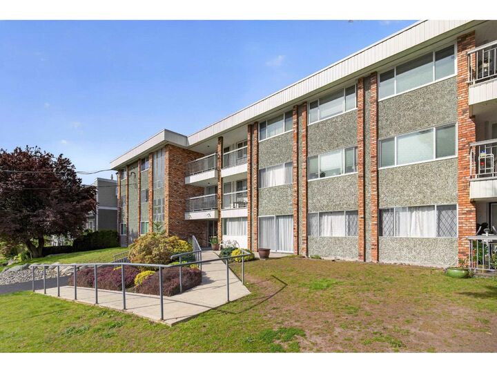 Property Photo:  1331 Fir Street 202  BC V4B 4B3 