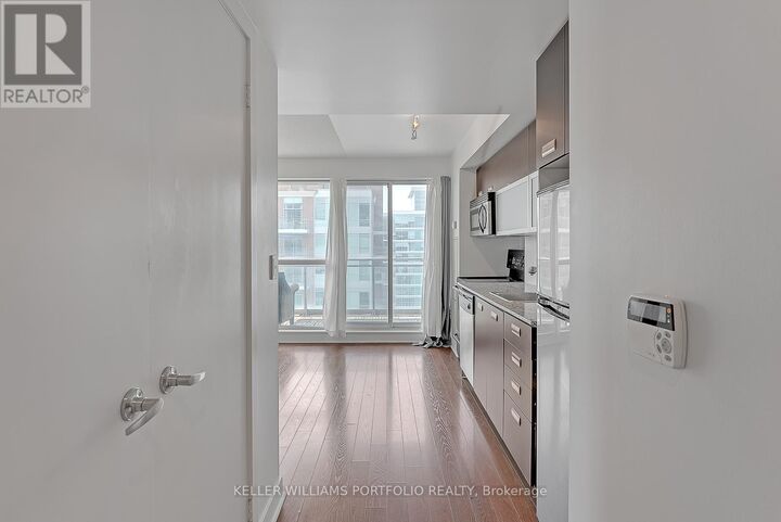Property Photo:  80 Western Battery Road 2301  ON M6K 3S1 