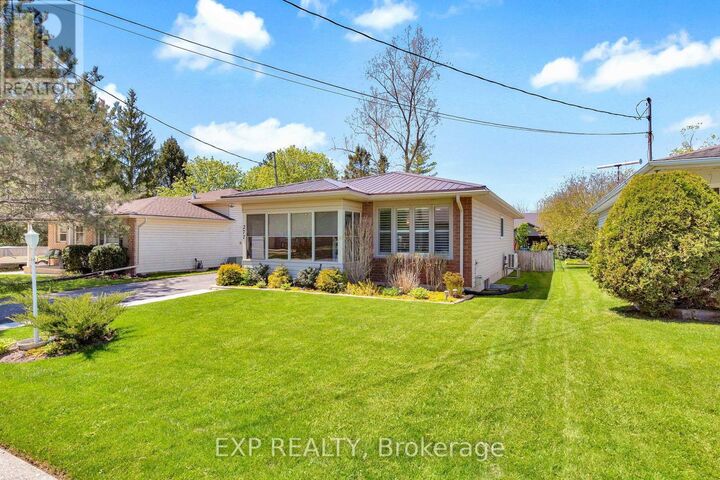 Property Photo:  277 Station Street  ON N0M 2K0 