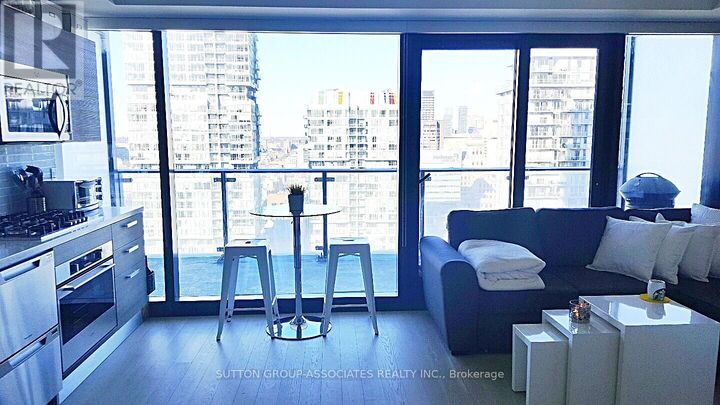 Property Photo:  224 King Street West 2802  ON M5H 0A6 