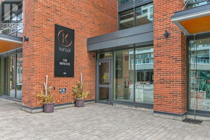 Property Photo:  320 Miwate Private 207  ON K1R 0E1 