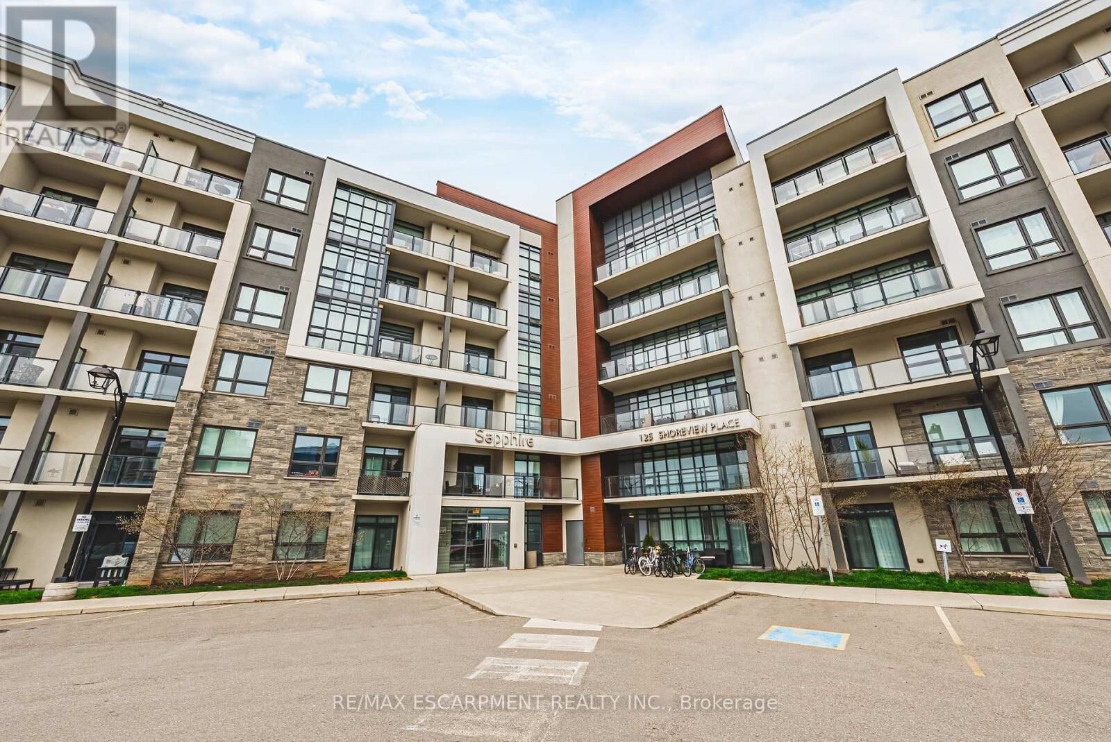 Property Photo:  125 Shoreview Place 134  ON L8E 0K3 